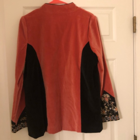 Women Jacket - Picture 2 of 2